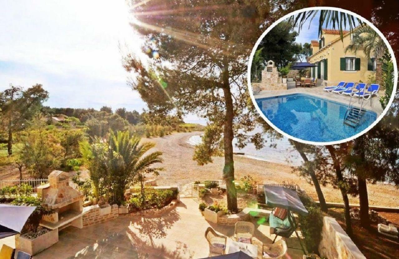 Deluxe Villa Sirena On The Beach With Pool Supetar Ngoại thất bức ảnh